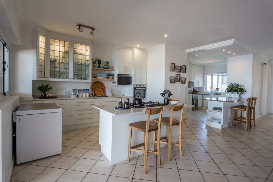 6 Bedroom Property for Sale in Port St Francis Eastern Cape